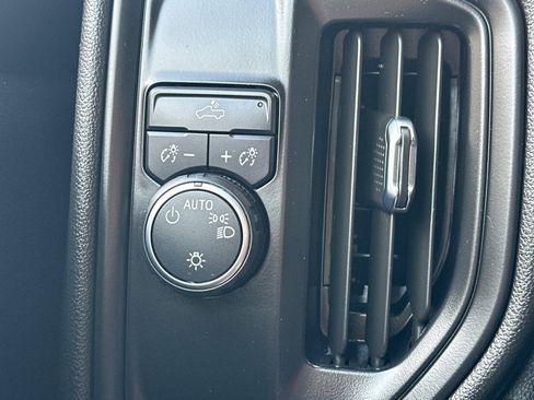 Certified 2025 Chevrolet Silverado 1500 Custom image 33