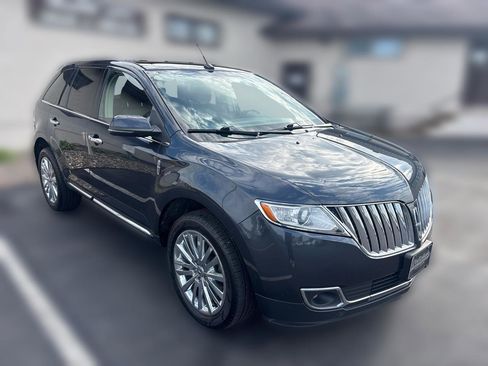 Used 2013 Lincoln MKX AWD image 1