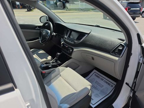 Used 2018 Hyundai Tucson Value AWD/4WD image 15