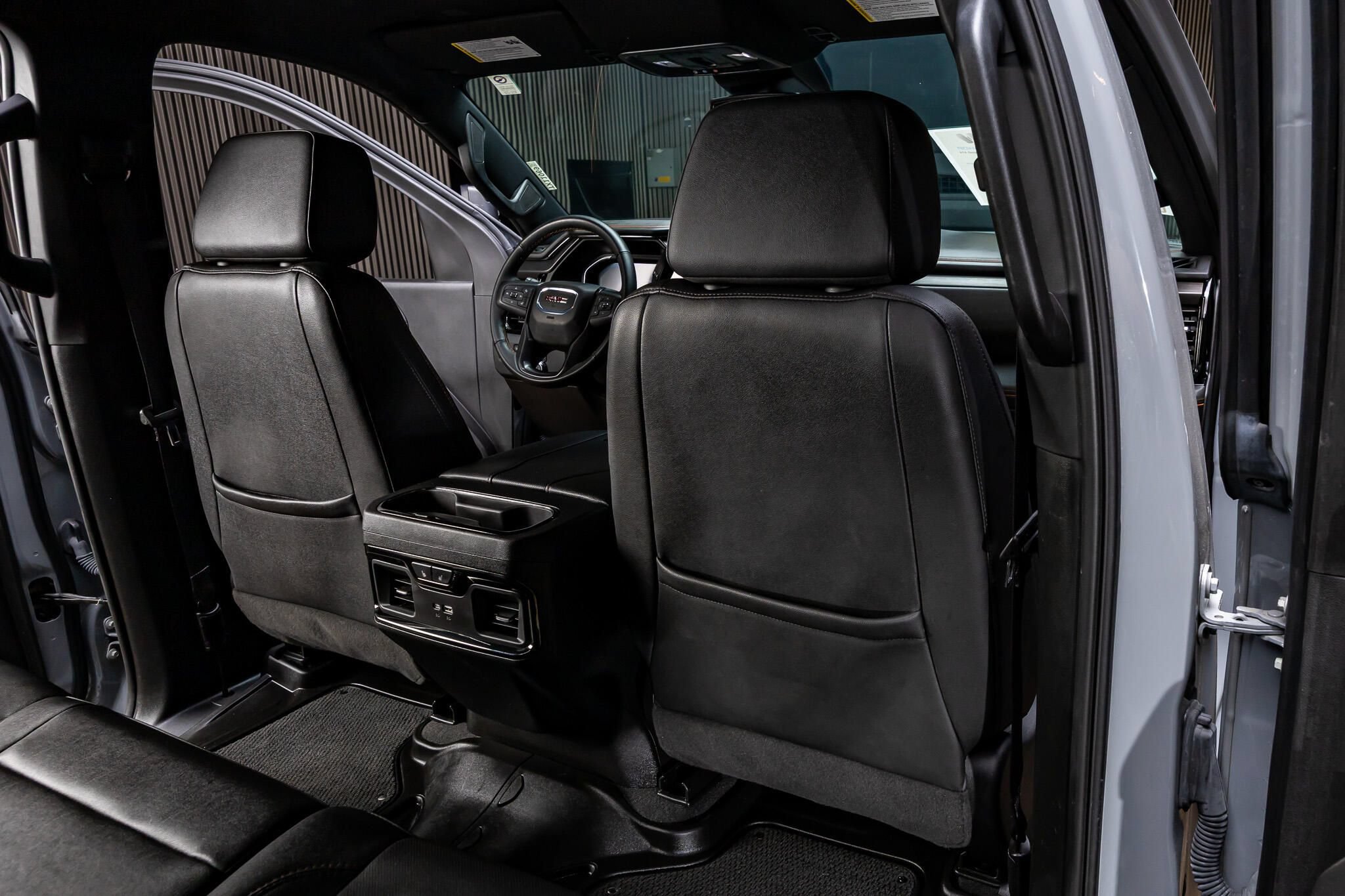 Used 2024 GMC Sierra 3500 AT4 w/ AT4 Preferred Package AWD/4WD image 32