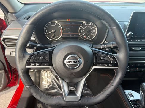 Certified 2019 Nissan Altima 2.5 SR w/ SR Premium Package image 19