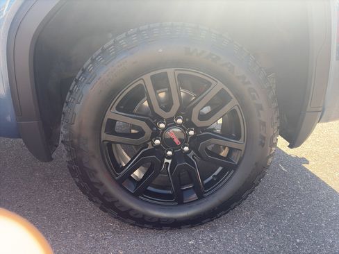 Used 2024 GMC Sierra 1500 Elevation AWD/4WD image 14