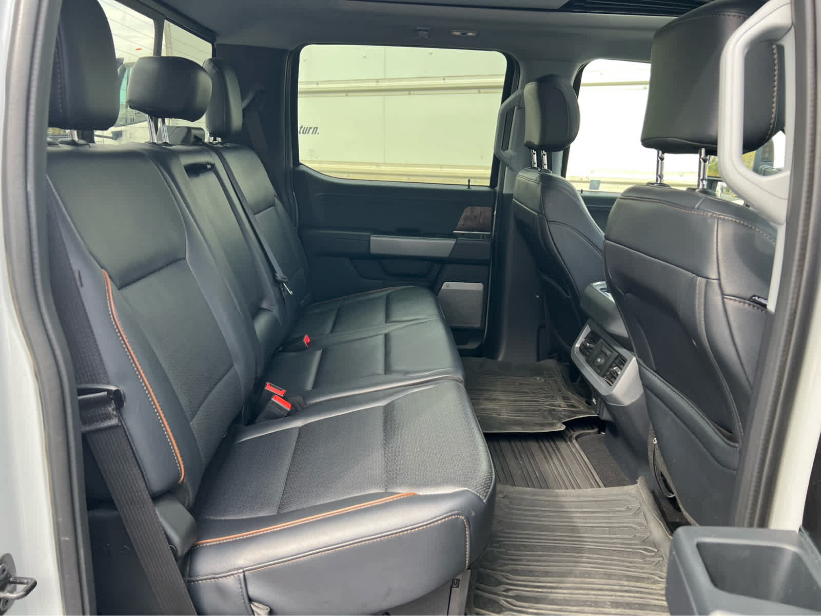 Used 2026 Ford F350 Lariat w/ Lariat Ultimate Package AWD/4WD image 18