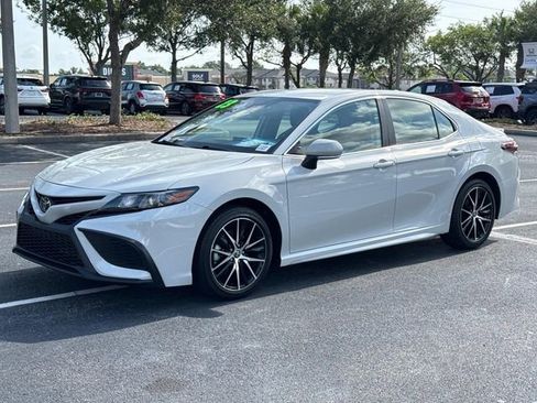 Used 2023 Toyota Camry SE FWD image 8