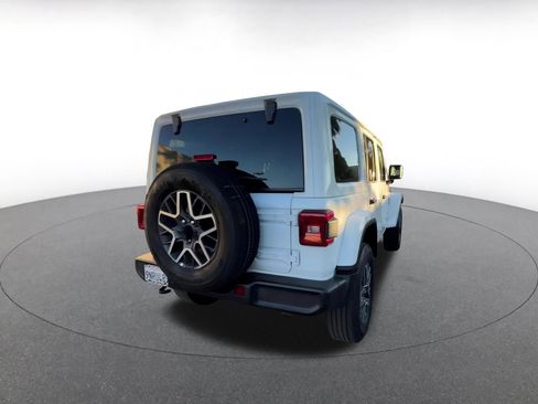 Used 2025 Jeep Wrangler Sahara image 14