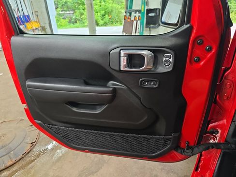 Used 2021 Jeep Wrangler Sport AWD/4WD image 26