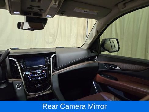 Used 2020 Cadillac Escalade Premium Luxury AWD/4WD image 32
