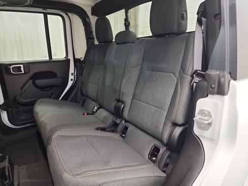 New 2025 Jeep Gladiator Sport image 33