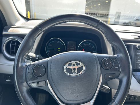 Used 2018 Toyota RAV4 Limited w/ Advanced Technology Package AWD/4WD image 17