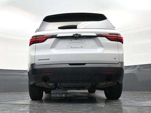 Used 2022 Chevrolet Traverse LT FWD image 23