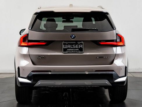 New 2026 BMW X1 xDrive28i w/ Technology Package AWD/4WD image 7