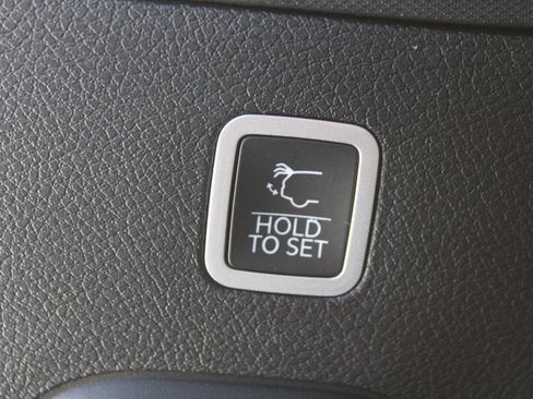 Used 2022 Jeep Wagoneer Series II image 9