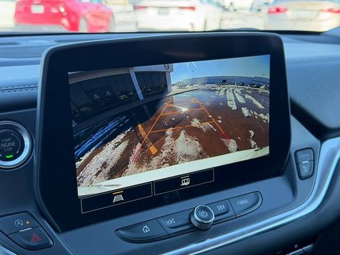 Used 2025 Chevrolet Blazer LT image 32