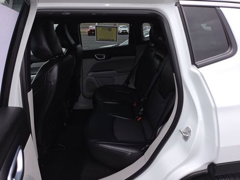 Used 2024 Jeep Compass Latitude AWD/4WD image 24