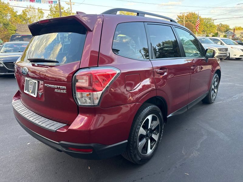 Used 2017 Subaru Forester 2.5i Premium AWD/4WD image 5