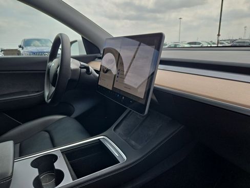 Used 2021 Tesla Model Y Long Range AWD/4WD image 20