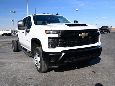 New 2026 Chevrolet Silverado 3500 W/T w/ WT Convenience Package AWD/4WD image 2