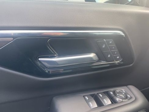 Certified 2025 Chevrolet Suburban Z71 w/ Comfort Package image 11