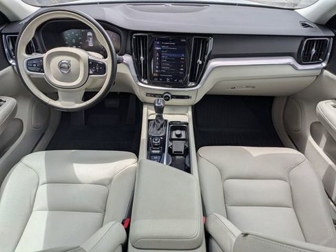 Used 2020 Volvo S60 T5 Momentum FWD image 25