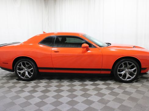 Used 2017 Dodge Challenger SXT w/ Sound Group image 31