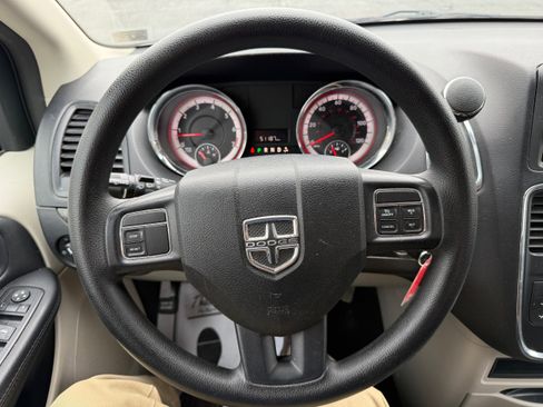 Used 2015 Dodge Grand Caravan SE w/ Quick Order Package 29E SE image 10