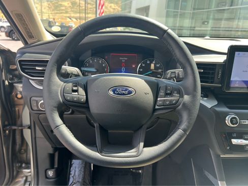 Used 2020 Ford Explorer XLT w/ Equipment Group 202A AWD/4WD image 34