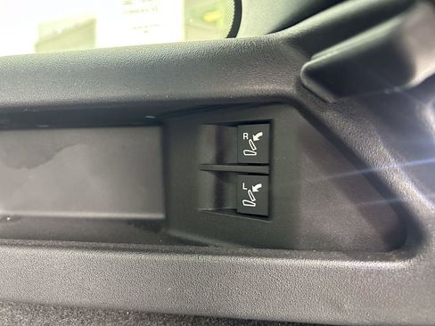 Used 2016 Land Rover Discovery Sport HSE image 19