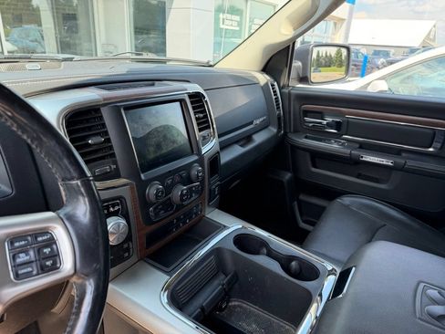 Used 2018 RAM 1500 Laramie w/ Convenience Group AWD/4WD image 13
