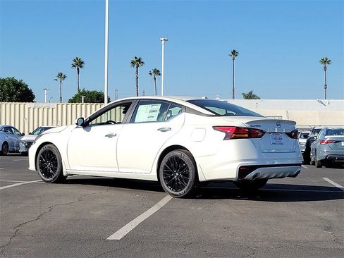 New 2025 Nissan Altima 2.5 SV image 2