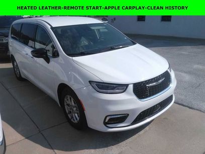 Used 2024 Chrysler Pacifica Touring-L