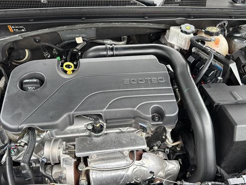 Used 2024 Chevrolet Malibu LT image 30