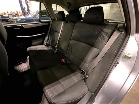 Used 2018 Subaru Outback 2.5i Premium image 26