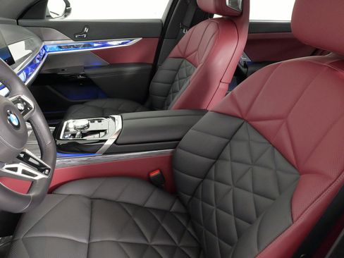 Used 2024 BMW 740i xDrive image 31