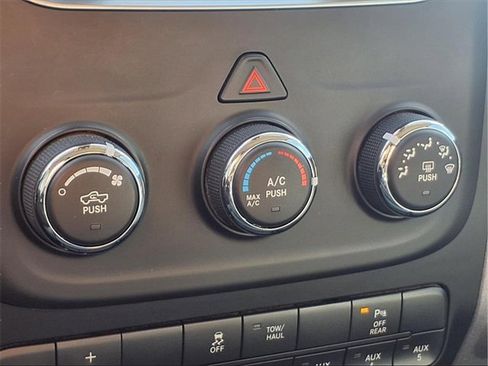 Used 2017 RAM 2500 Tradesman w/ Chrome Appearance Group image 8