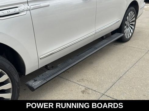 Used 2021 Lincoln Navigator L Reserve AWD/4WD image 27