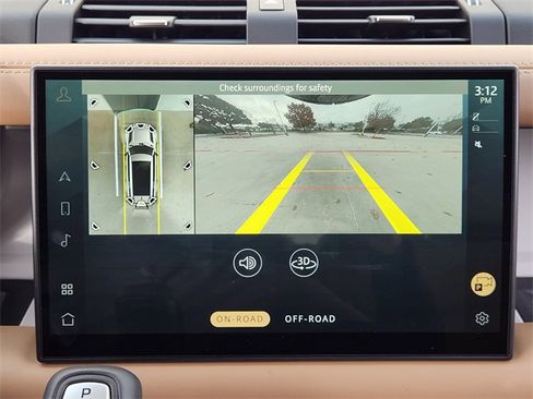 Used 2025 Land Rover Defender 130 X-Dynamic SE image 14