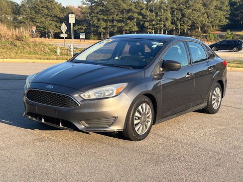 Used 2015 Ford Focus S image 2