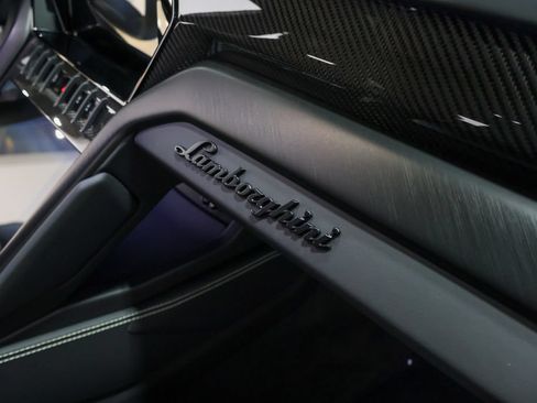 Used 2023 Lamborghini Urus S AWD/4WD image 40