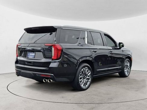 Used 2023 GMC Yukon Denali Ultimate AWD/4WD image 3