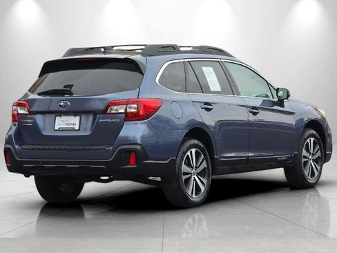 Used 2018 Subaru Outback 2.5i Limited image 2