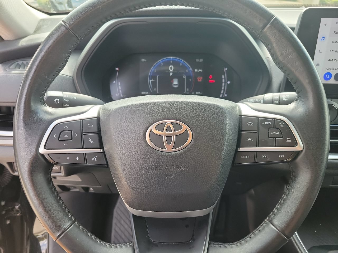 Used 2025 Toyota Grand Highlander FWD image 18