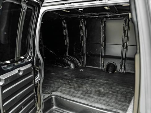 Used 2019 Chevrolet Express 2500 w/ Driver Convenience Package image 20