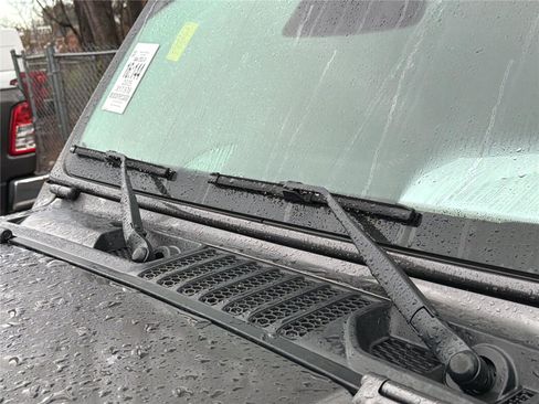 Used 2025 Jeep Wrangler Sahara w/ Safety Group image 9