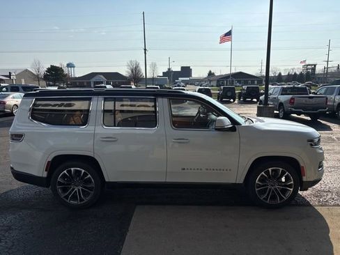 Used 2022 Jeep Grand Wagoneer Series III image 9