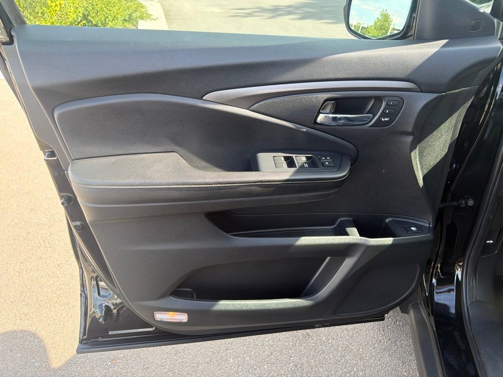 Used 2021 Honda Ridgeline RTL-E image 22