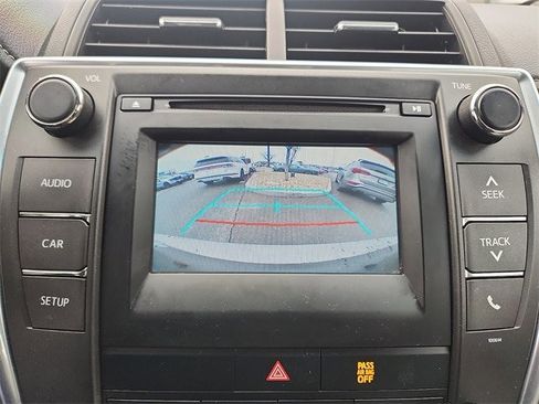 Used 2017 Toyota Camry LE image 20