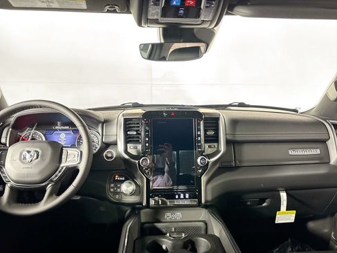 New 2026 RAM 1500 Laramie AWD/4WD image 12