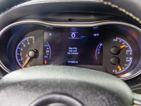 Used 2017 Jeep Grand Cherokee Limited image 28