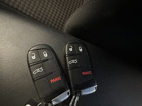 Used 2016 Dodge Challenger SXT RWD image 13