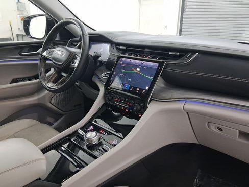 Used 2023 Jeep Grand Cherokee Overland w/ Adv Protech Group III image 37